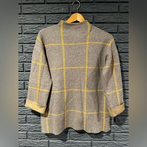 Tahari Sweater Size Medium Gray Yellow Windowpane Plaid Mock Neck SOFT